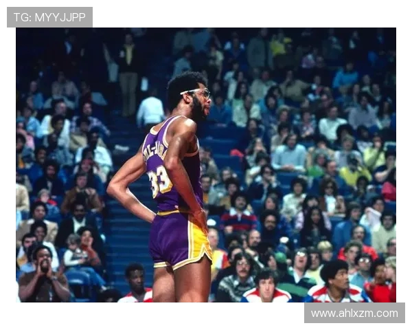 摩西马龙的传奇人生与NBA历史中统治篮板的伟大中锋之路 摩西马龙的传奇人生与NBA历史中统治篮板的伟大中锋之路