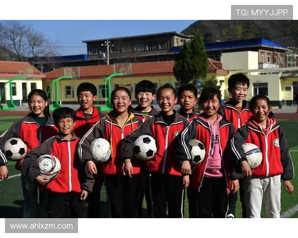 李丽专访：从青涩球员到职业明星的足球人生回顾与展望