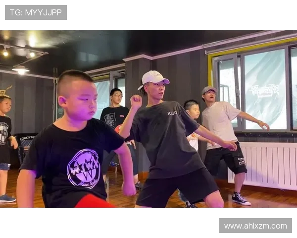 重庆街舞队荣登全国团队协作排行榜第三名展现实力与魅力