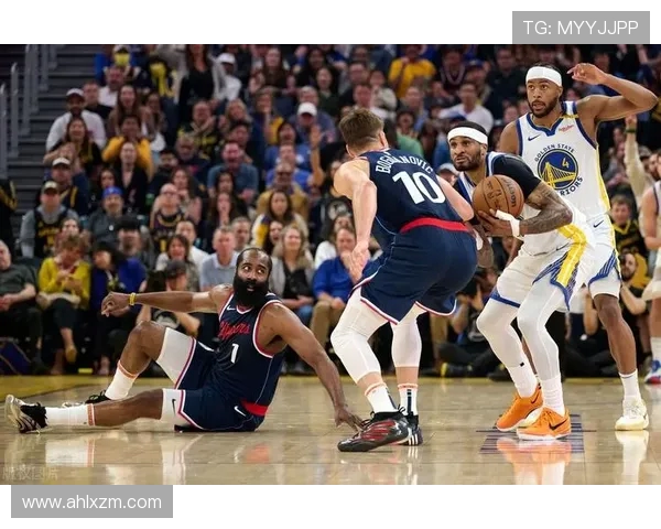 勇士与快船2015至2016赛季的激烈对抗与精彩瞬间回顾