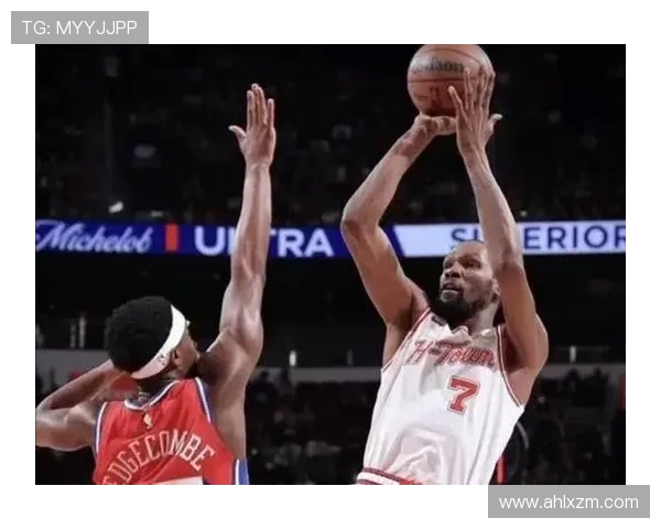 杜兰特与易建联的巅峰对决：NBA巨星的荣耀与奋斗之路